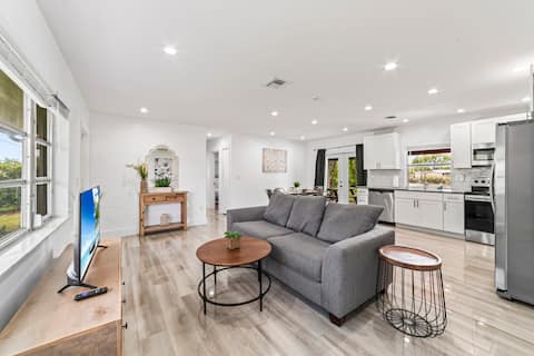 Lakeside Home - Near FLL and Hard Rock - Sleeps 6