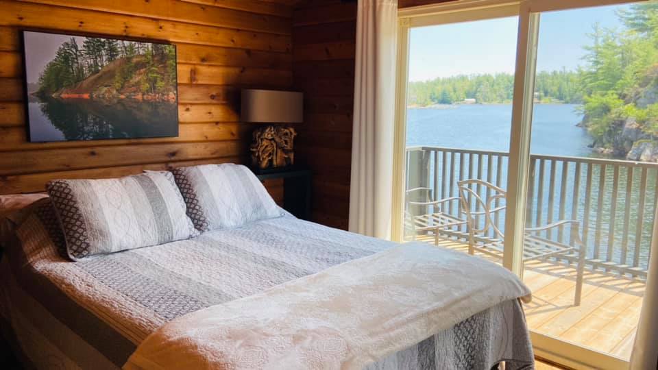 Chumba cha kulala cha nyumba ya shambani (hiki ndicho chumba pekee cha kulala katika nyumba ya shambani kuu)