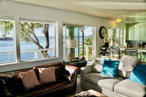BEAUTIFUL BAYSIDE HOME 3 /2, 15 Min to GG Bridge