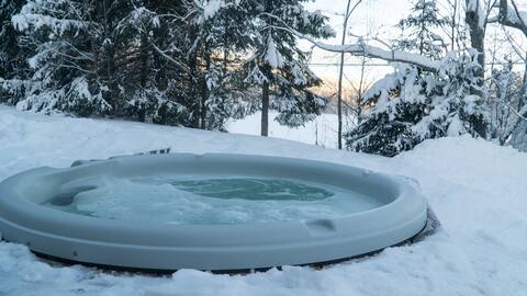 Large charming cottage 50m from lakefront and lift