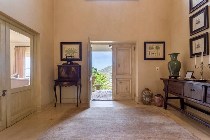Luxury Hout Bay Villa gallery image 5
