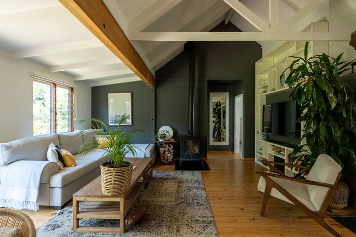 Sunny Beach Cottage & Glass POD gallery image 3