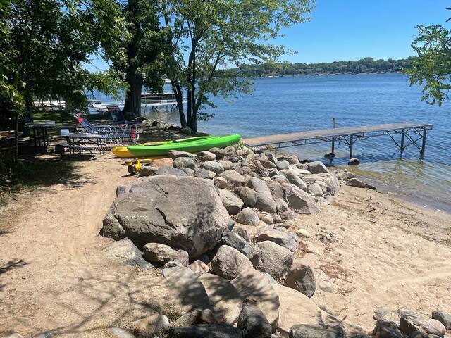 Cottage on Prior Lake with SPECTACULAR view gallery image 5