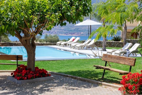 2 bedrooms,Modern house,overlooking sea&mountains