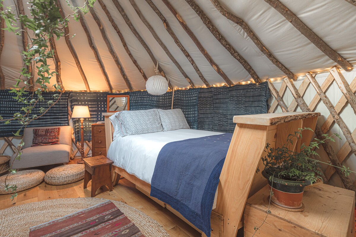 Handmade bed with organic mattress and lovely bedding

" The bed is about the most comfortable thing ever. " 
- Jendy, February 2021