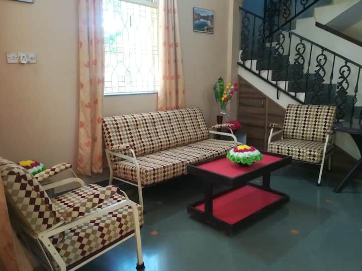 Hall/Living Room Area