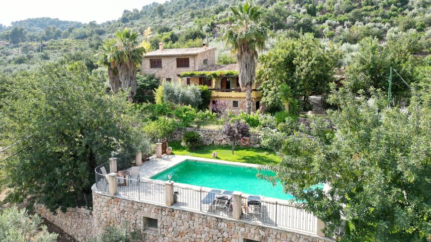 Finca Solivaret with amazing views and pool
