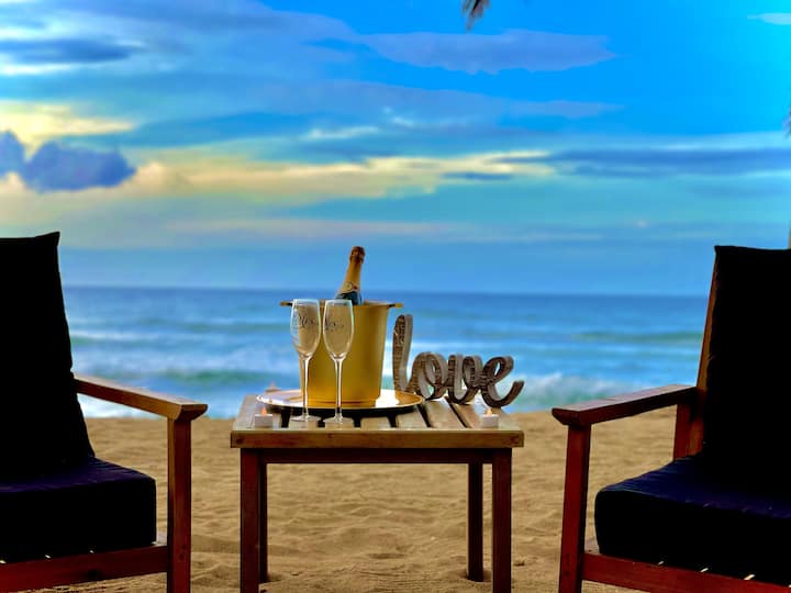 Turtle Beach Sanctuary Green Turtle Beach Bungalow Utila, Honduras