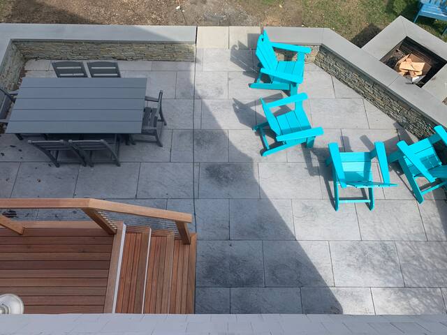 Walk-to-Beach Comfortable, Spacious Getaway! gallery image 5