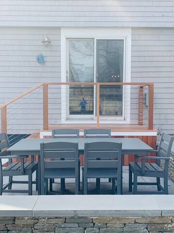 Walk-to-Beach Comfortable, Spacious Getaway! gallery image 4