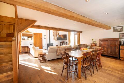 Blissful Dukes Farm barns sleeps 15