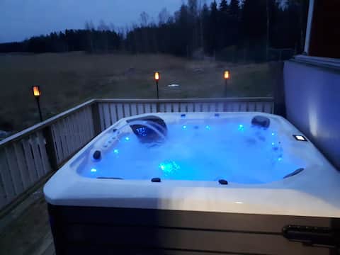 Nice 3 bdr house with a jacuzzi