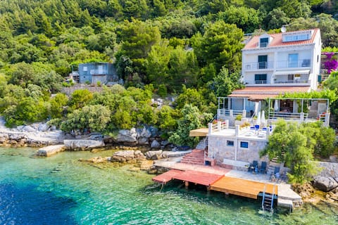 Apartment White with sea view