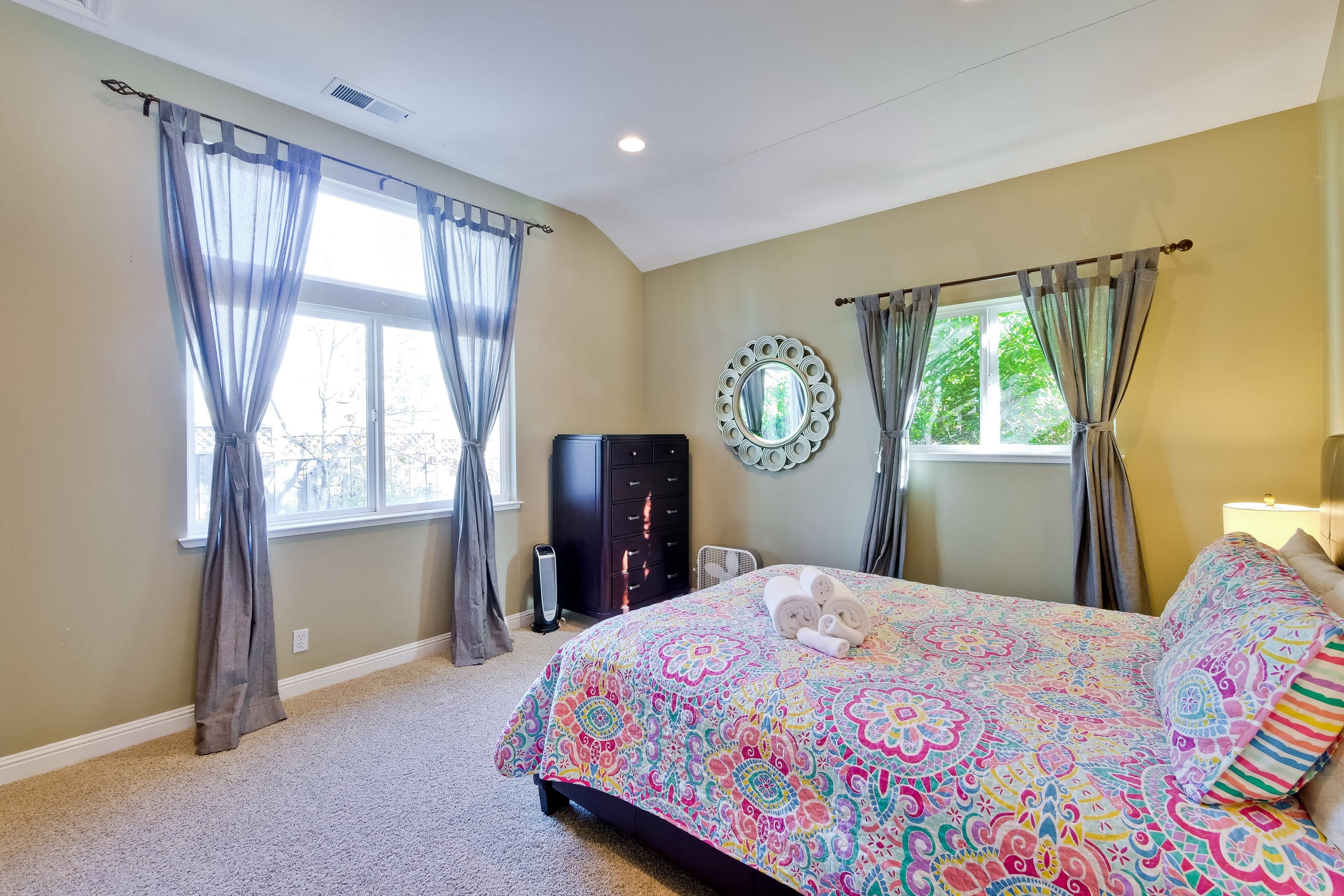 Pool Table Guesthouse Near Wineries & Gardens - Photo 33