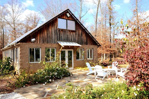 The Magnolia- Pet-friendly + Fishing & Trails