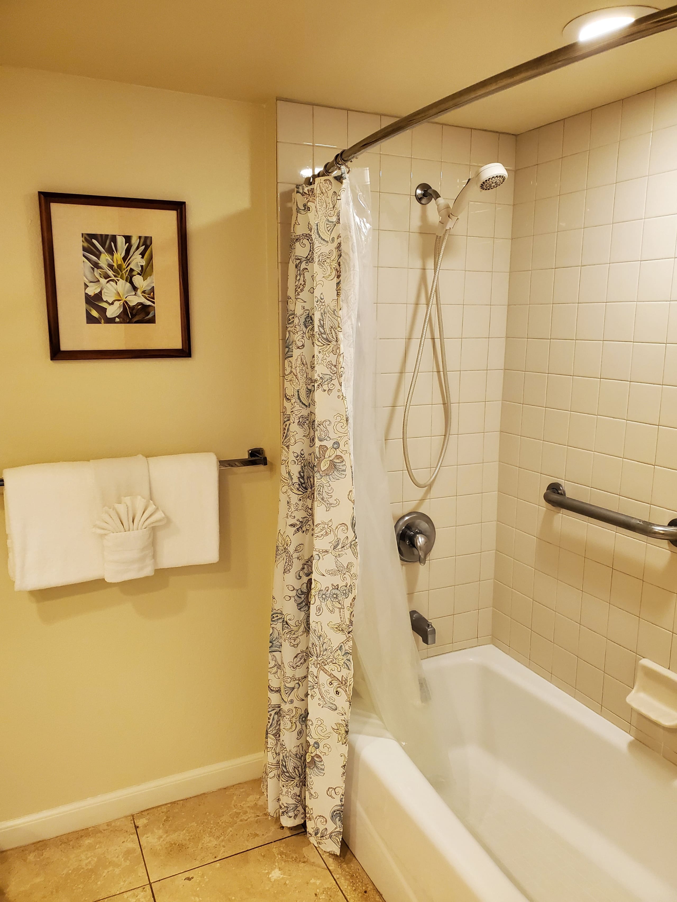 Beachfront & Oceanfront Condotel: AC, Wifi , Pool - Photo 8