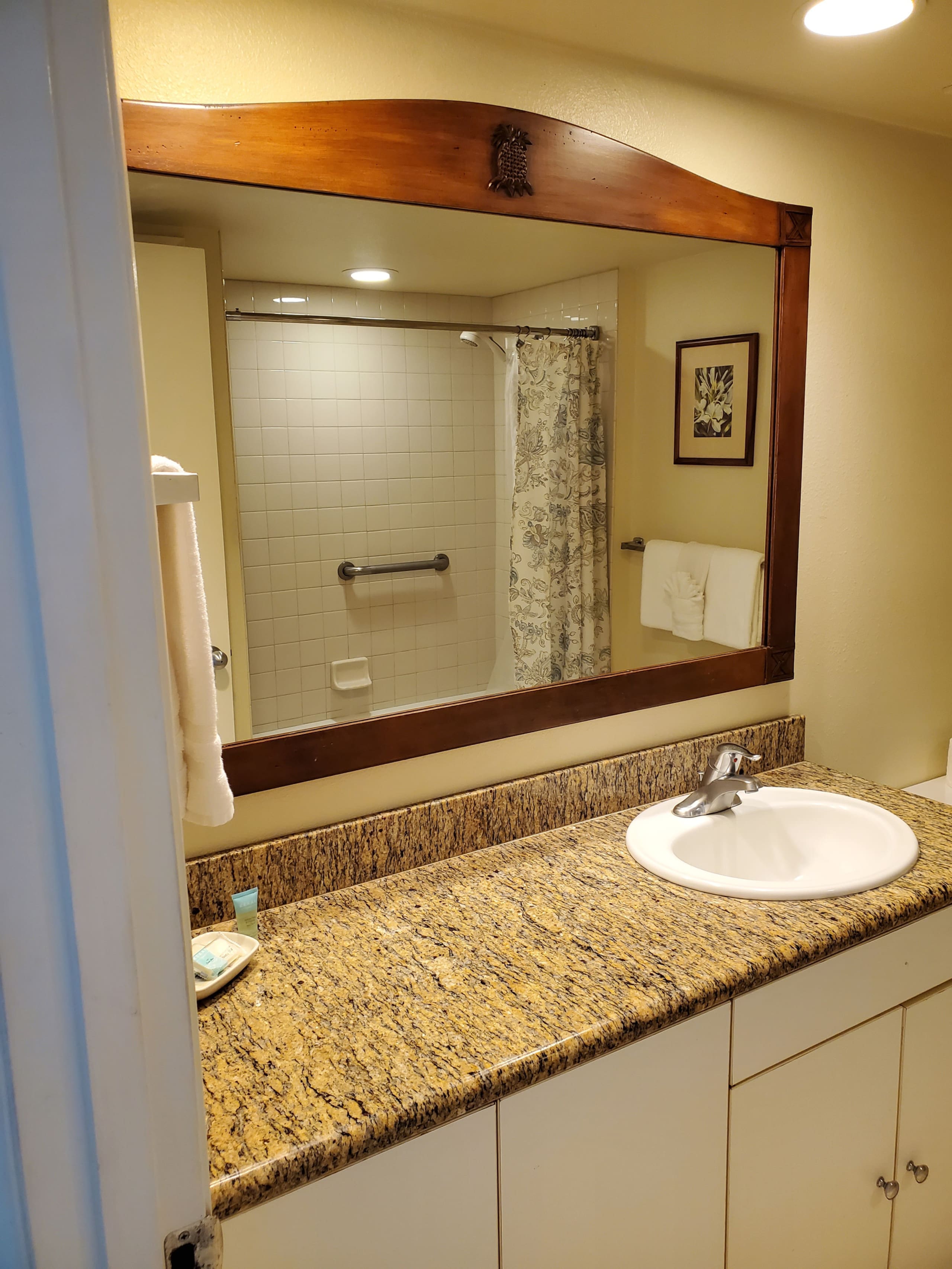 Beachfront & Oceanfront Condotel: AC, Wifi , Pool - Photo 7