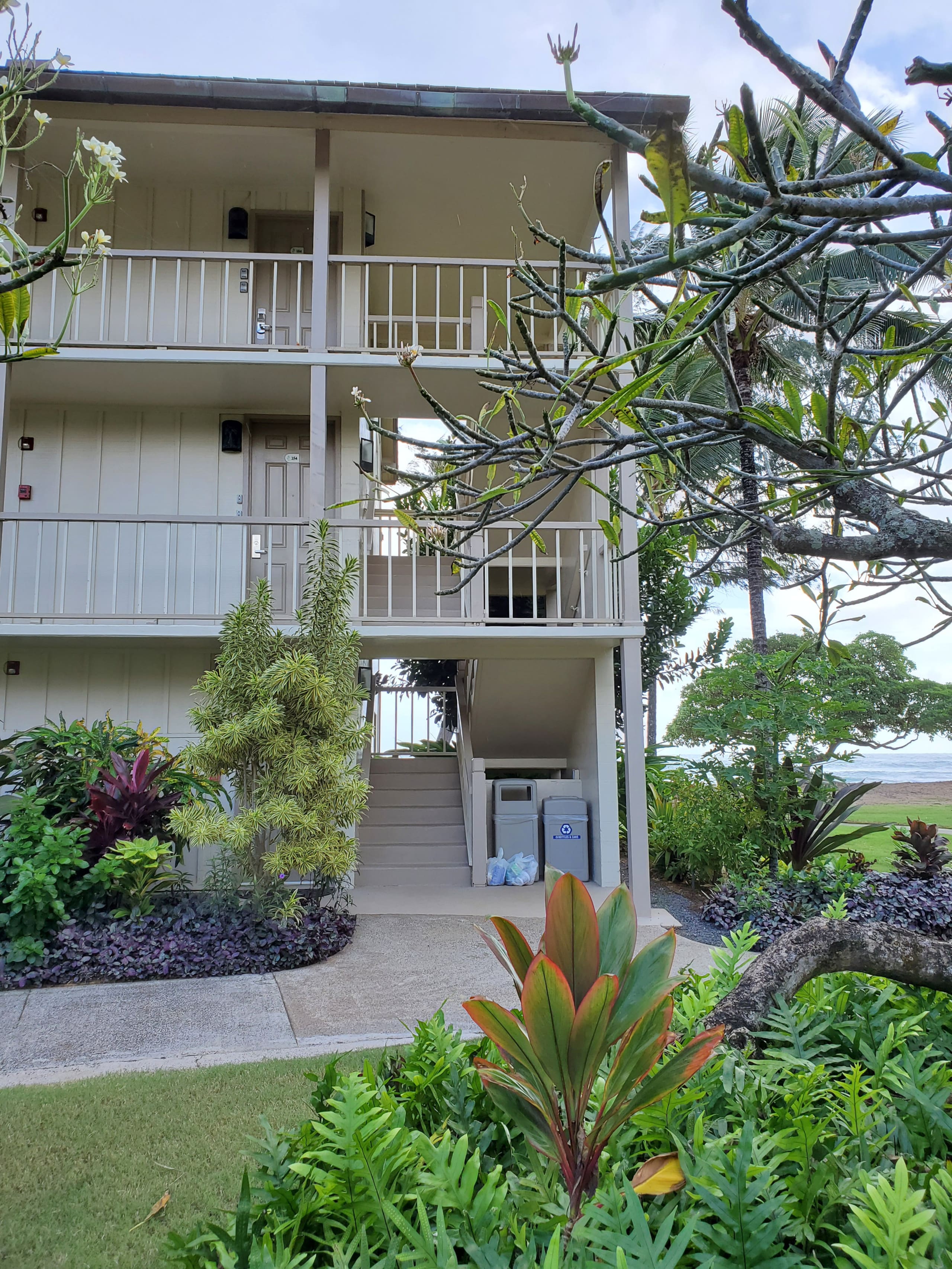 Beachfront & Oceanfront Condotel: AC, Wifi , Pool - Photo 11