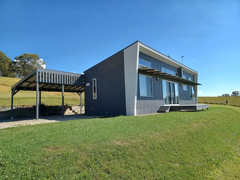 Successful Airbnb property: Eucumbene Lakeview Cottages - Yens in Snowy Monaro Regional Council