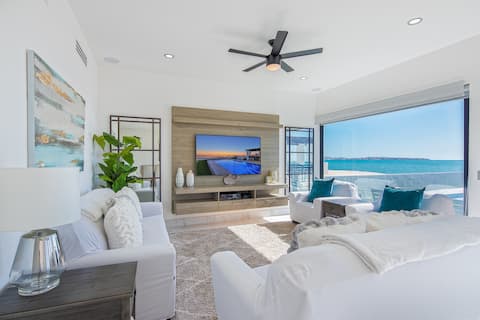 Top Airbnb: Sunset Beach House Ocean Front Hot Tub & Pool in Sonora