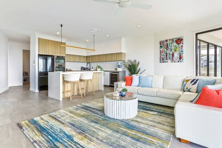 Penthouse luxe, Sunrise Beach gallery image 5