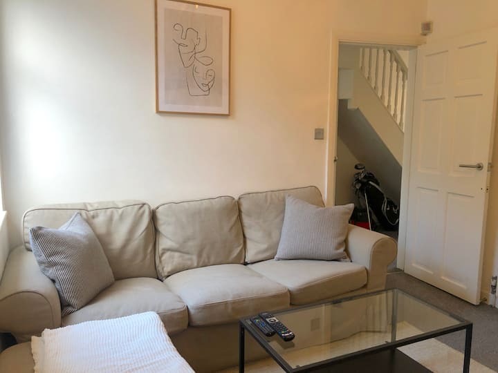 Stunning Modern Townhouse in Heswall, Wirral. 🏡 Townhouses for Rent