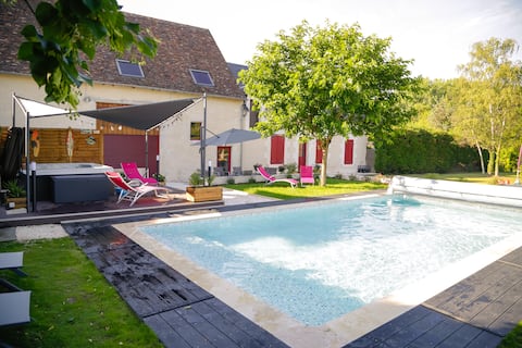 Cozy Longhouse · Nature, Castles & Hot Tub