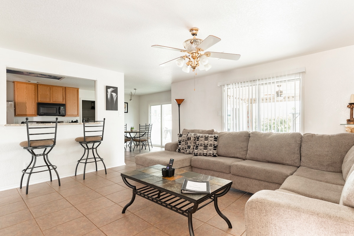 Top Airbnb: The Resort Residence-Heated Pool option-Cinema in San Antonio