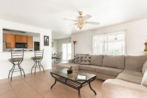 Top Airbnb: The Resort Residence-Heated Pool option-Cinema in San Antonio