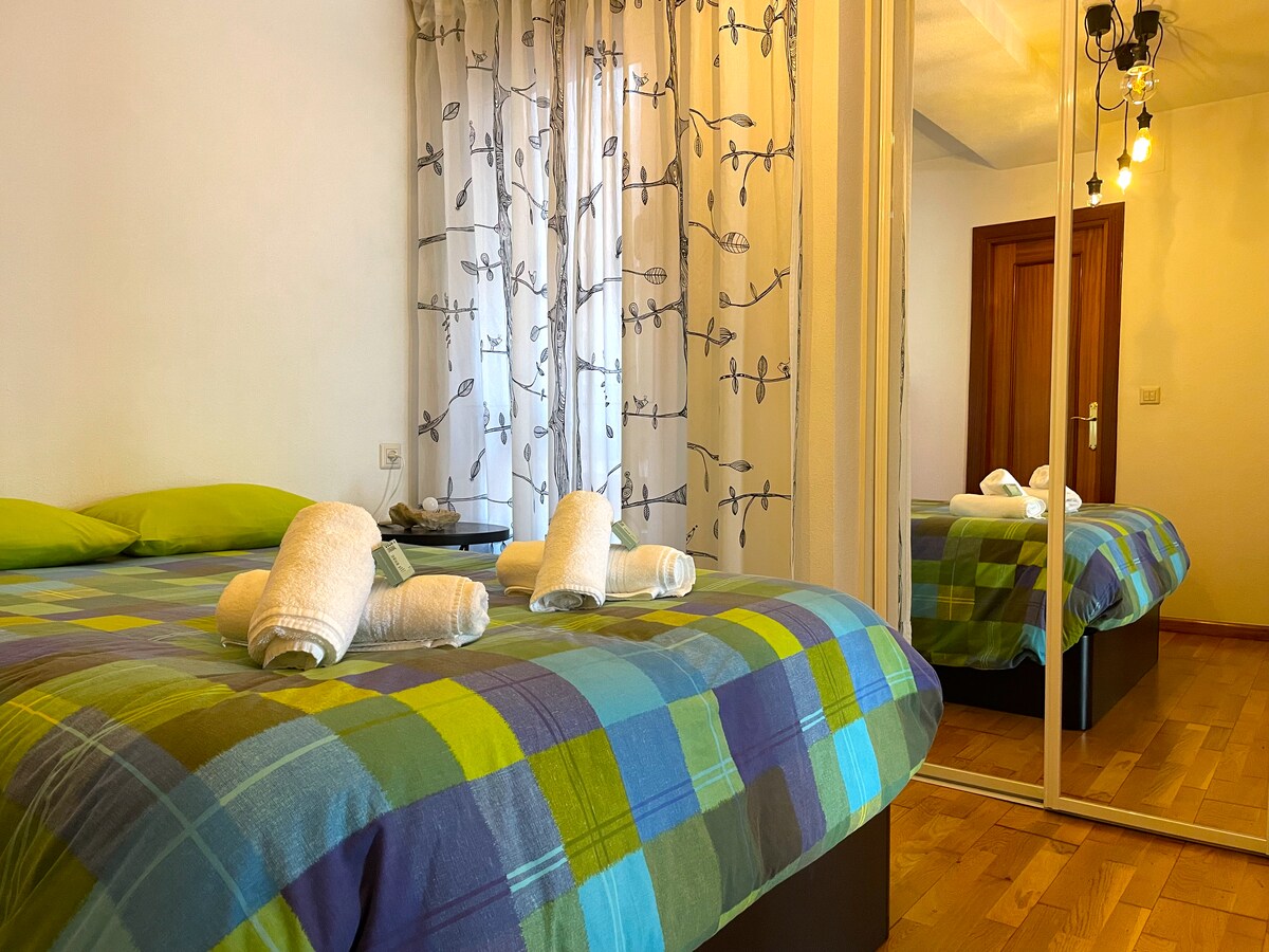 Spálňa s manželskou posteľou