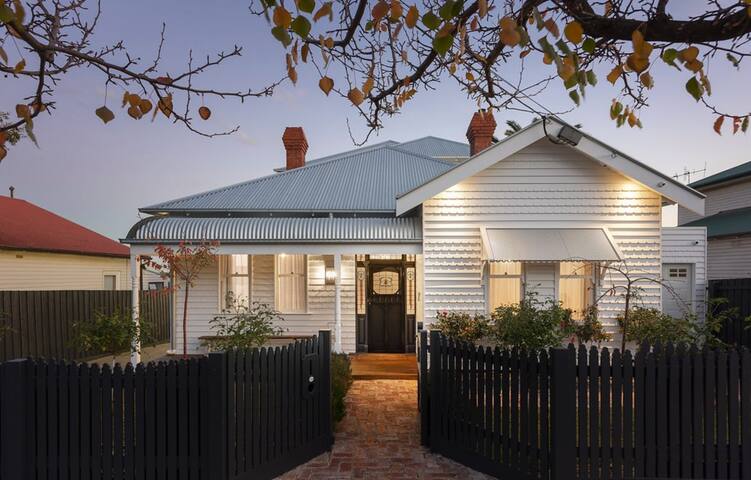 Resort Style living in Melbourne’s Inner North gallery image 3