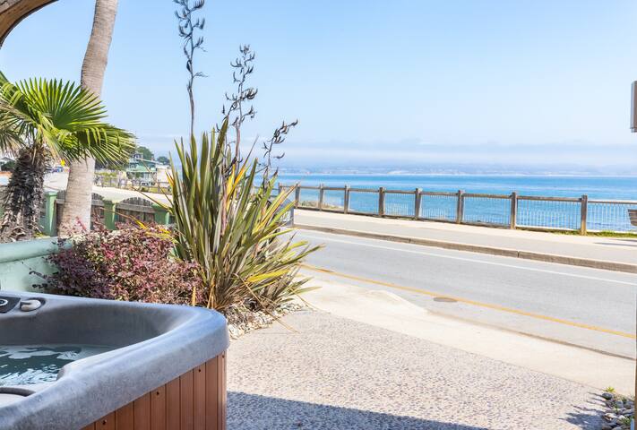 180°OceanView+HotTub+EBikes+Surfboards+SUPS+Kayak gallery image 2