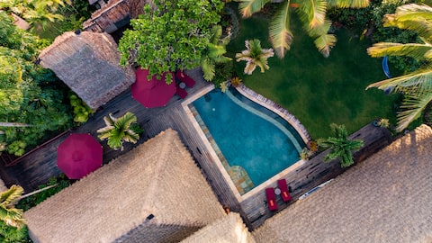 Villa Tinikatolu - Magnificent beachfront 3 BR