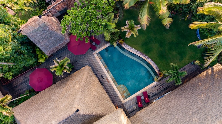 Villa Tinikatolu - Magnificent Beachfront 3 Br - Fiji