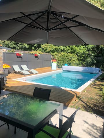 Maison spacieuse et calme, très proche de Bordeaux