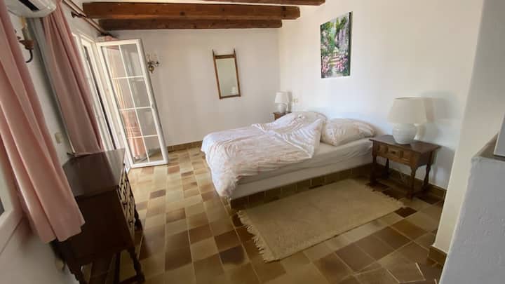 ห้องผู้เข้าพัก "สีชมพู"
เข้าถึงสระว่ายน้ำได้โดยตรง