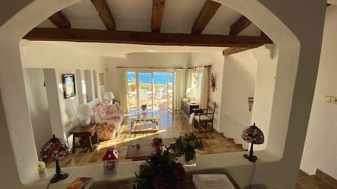 Top Airbnb: Can Miguel - Villa with stunning sea views en Calvià