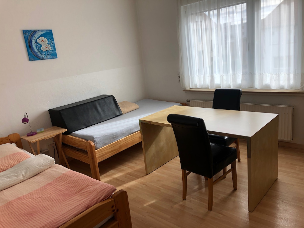 Wohn-Schlafraum rechts