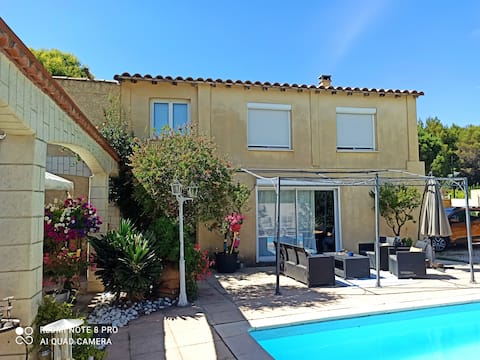 60 m2 gite for 5 people, enclosed land, swimming pool