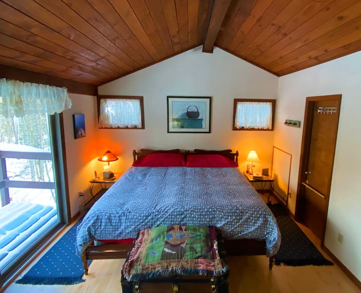 Master Bedroom: Amka na ndege au lala ndani. Chochote kinachokufaa...uko likizo!