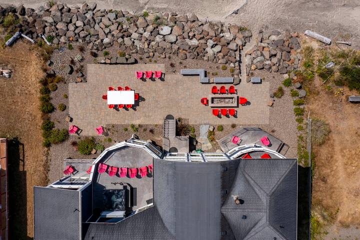 OCEANFRONT PROPERTIES managed Airbnb listing 2