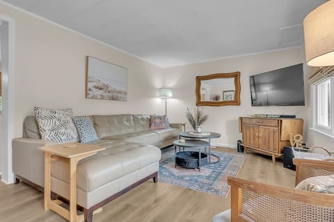 Pet friendly - steps to water!