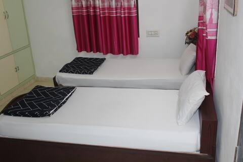 Private Room/Free Wifi/Porur