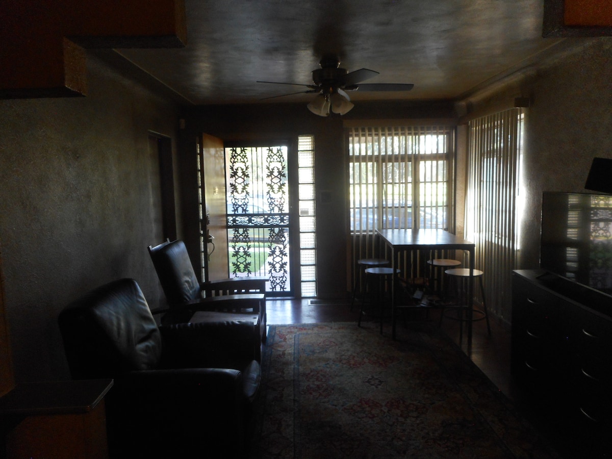 Popular Airbnb listing: Rooms @ Highland Park 1 in West Highland