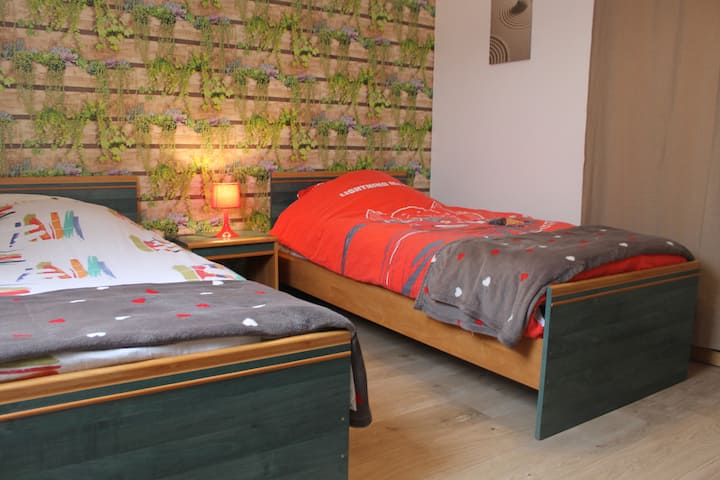 Dhomë me një krevat tek