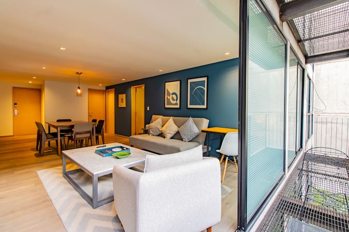 Capitalia | Metropolitan Charm