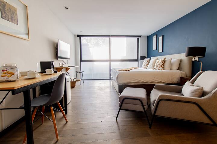 Capitalia | Metropolitan Charm gallery image 5