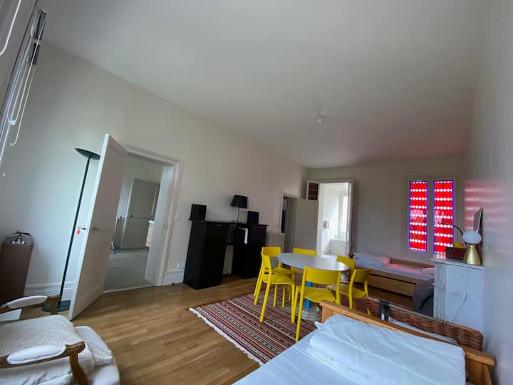 Piso 1 - Habitación grande con 4 camas individuales (nido), con acceso directo a dos baños
Simple Lits 90x190cm (2/2)