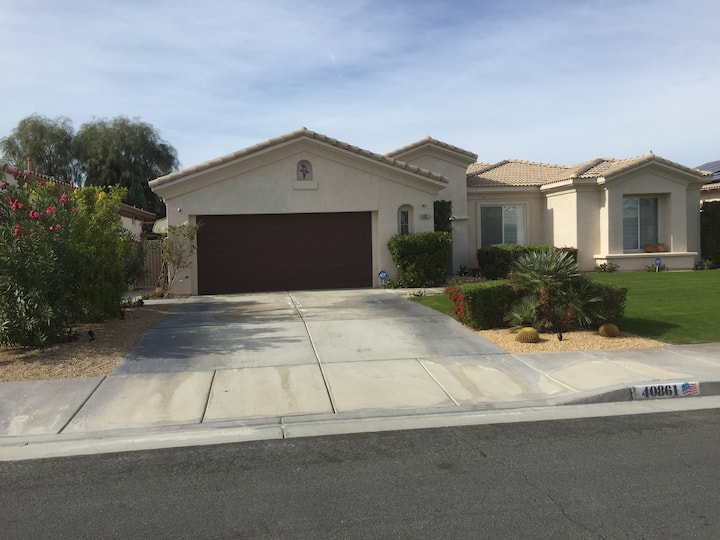 Outstanding 3 Bedroom Home - Palm Desert, CA