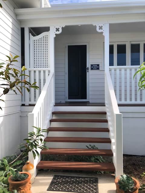 Studio on Bunton B and B. Scarborough Beach Gem.